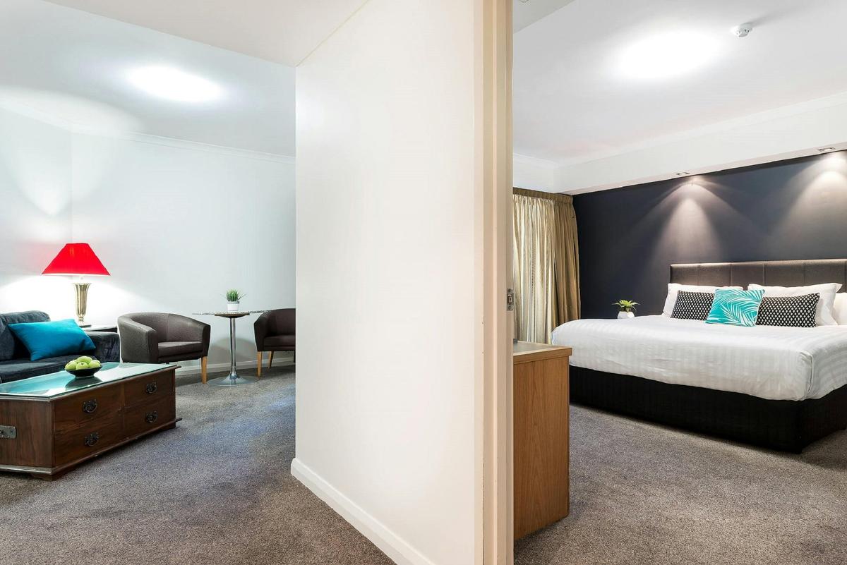 Deluxe Spa Suite