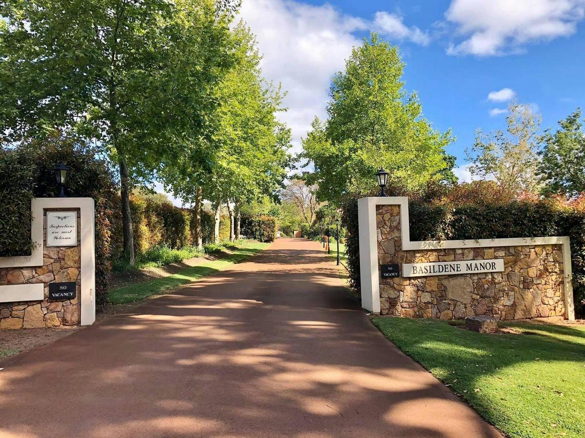 Grand Mercure Basildene Manor