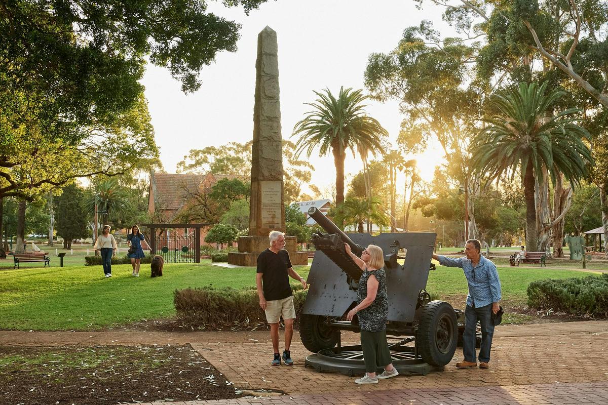 Stirling Square, Guildford