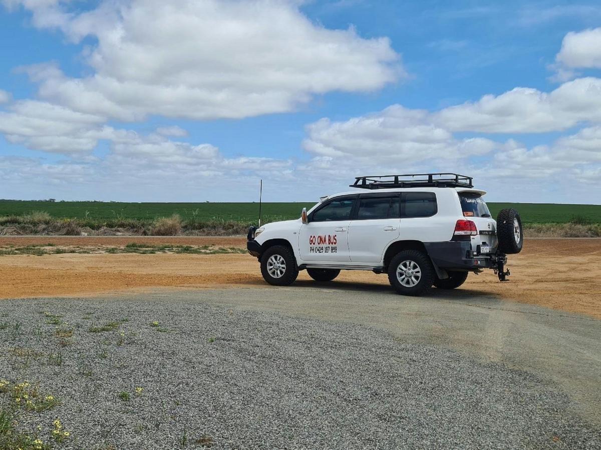 7 seater 4wd Luxury Landcruiser