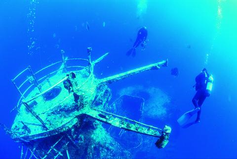 HMAS Swan Dive Wreck