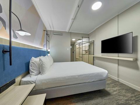Superior Room Queen Bed