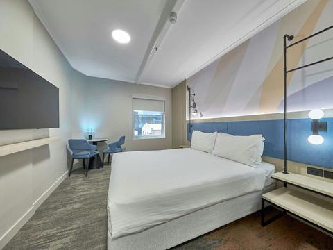 Superior Room Queen Bed