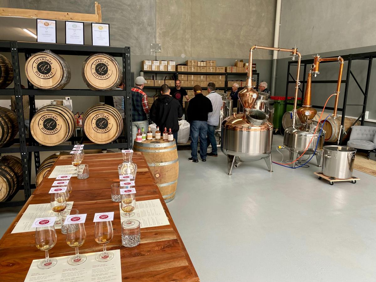 Private Tour - Whisk(e)y Distillery Tour (Bus)