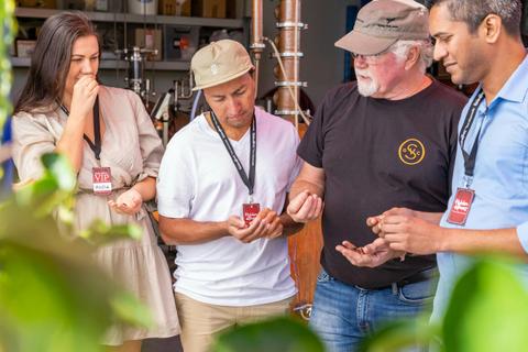 Private Tour - Gin Distillery Tour (Bus)