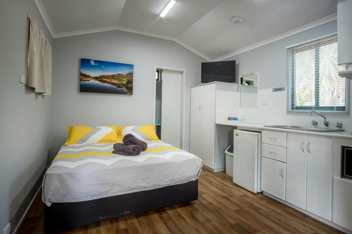 En suite Poolside Cabins