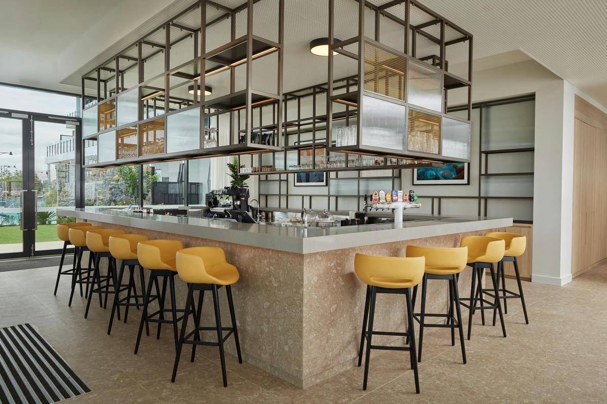 Hotel Bar
