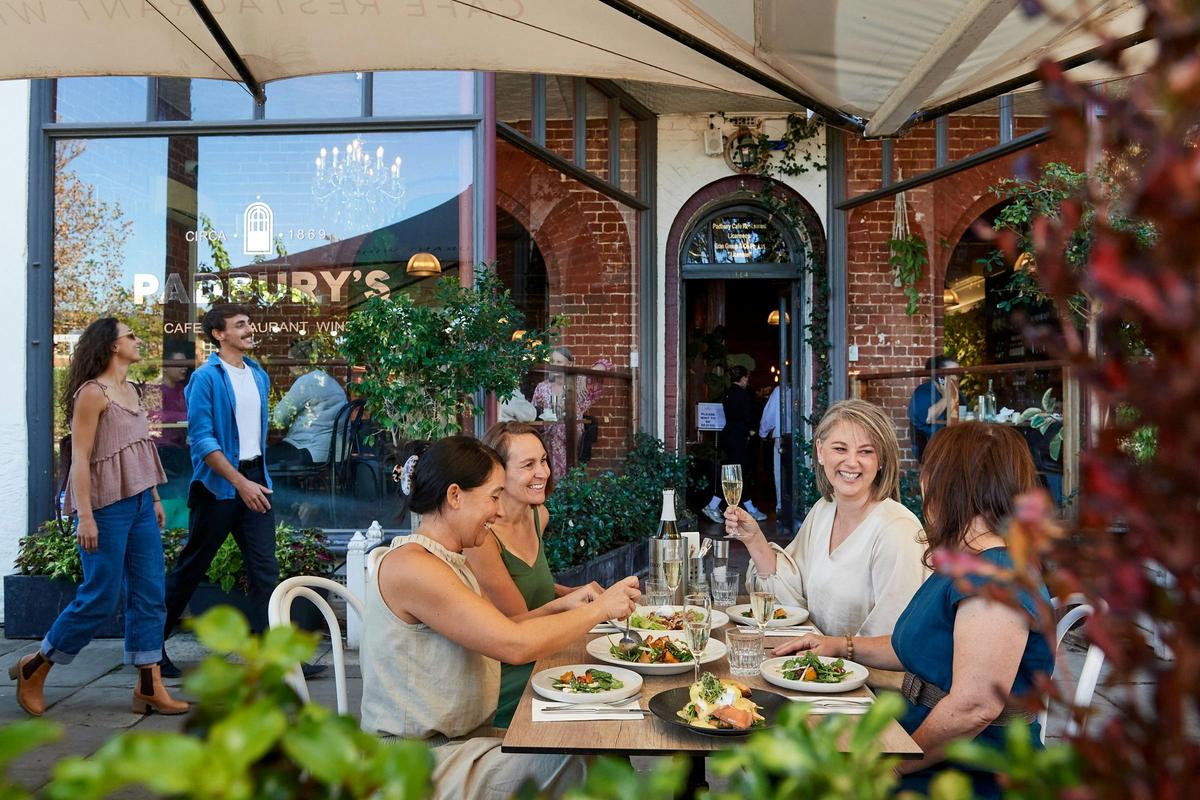 Dining Padbury Store Precinct