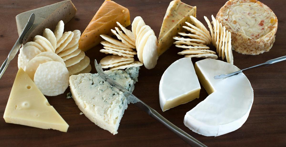 Cheese and crackers