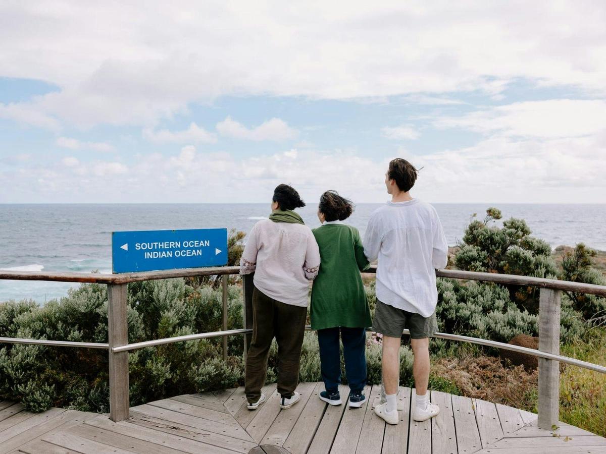 See where the Southern and Indian Oceans meet.