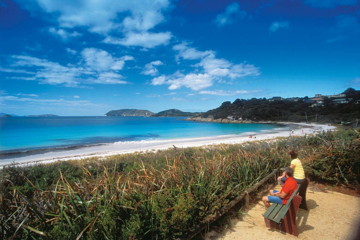 Goode Beach, Albany