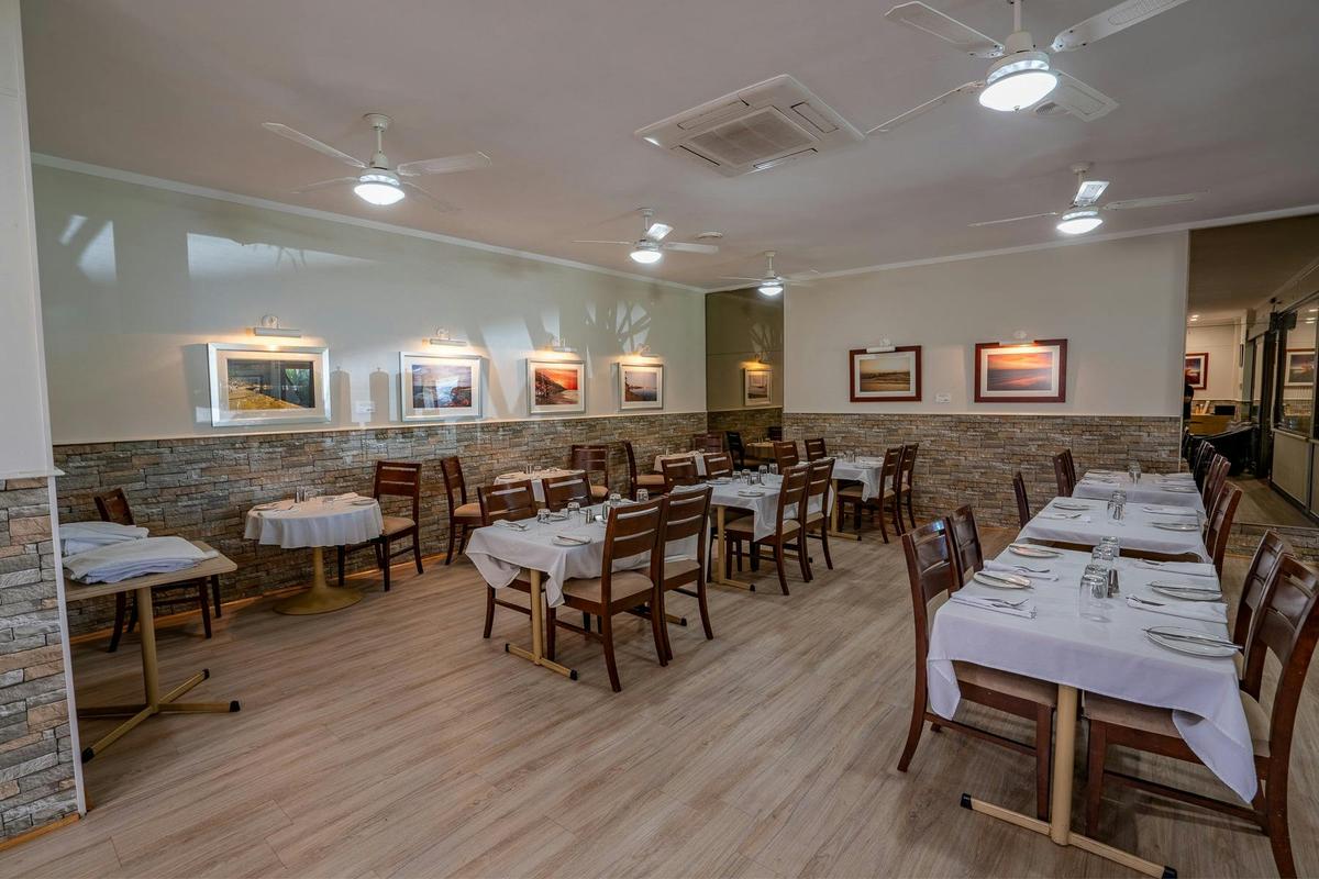 On-site Restaurant "Sails" - Locally renowned!