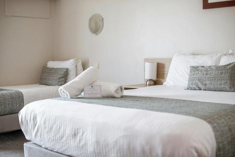 Queen Motel Room