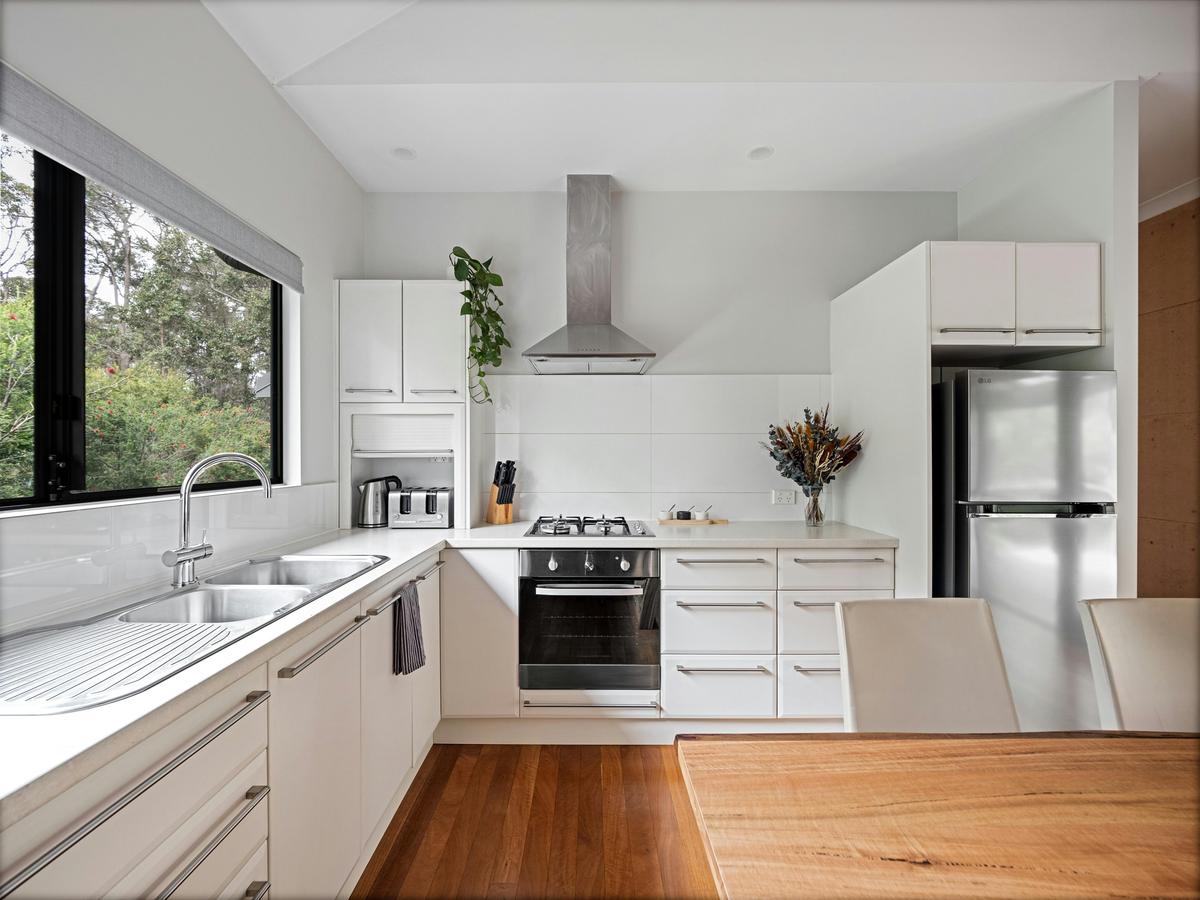 Fully equipped modern Kitchen