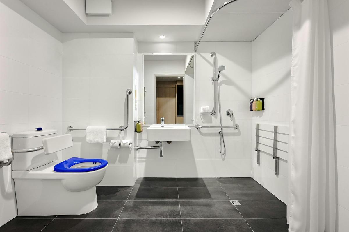 Accessible Room Bathroom