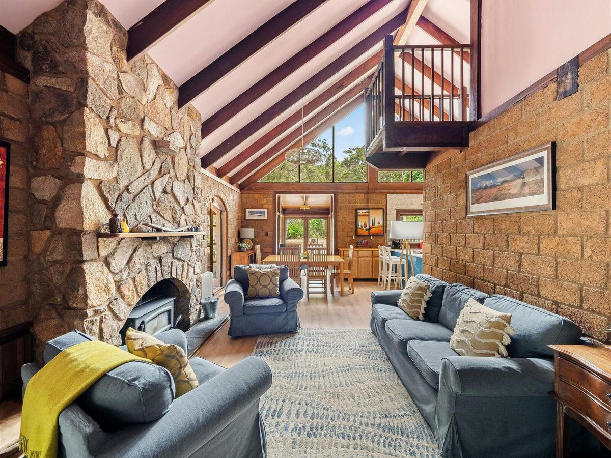 Living room - Fireplace