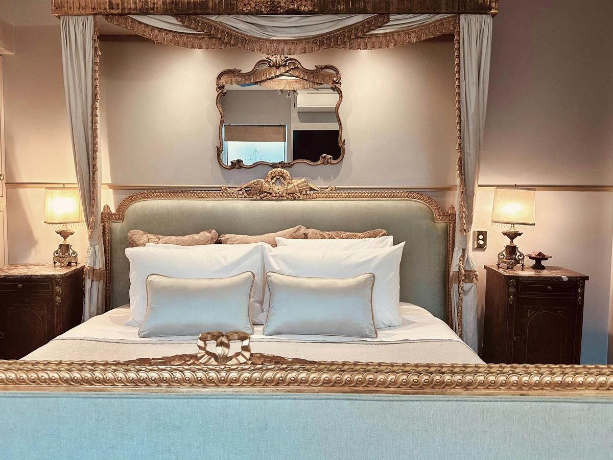 Napoleon Suite