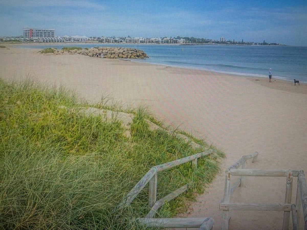 Just a short walk to Mandurah Beach