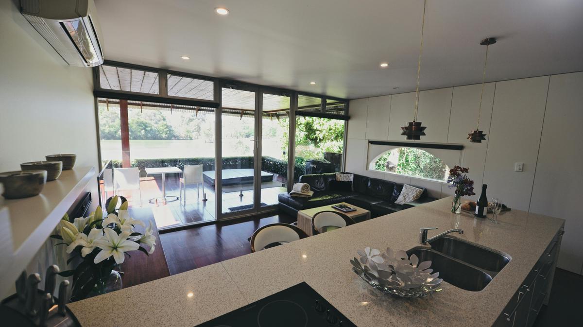 Lakehouse Spa Villa
