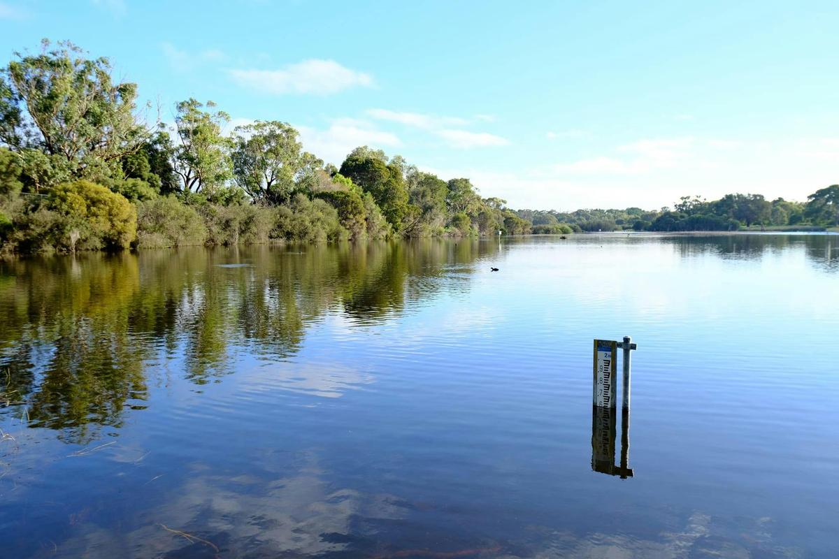 Lake Claremont