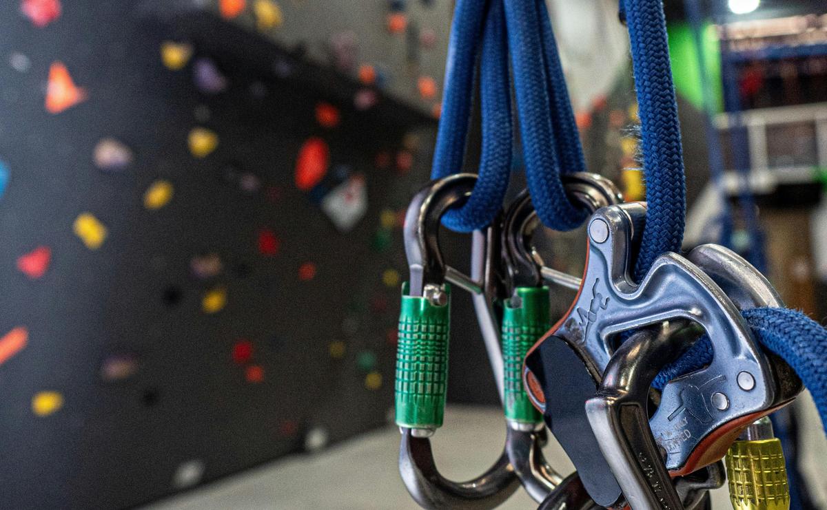 Belay device