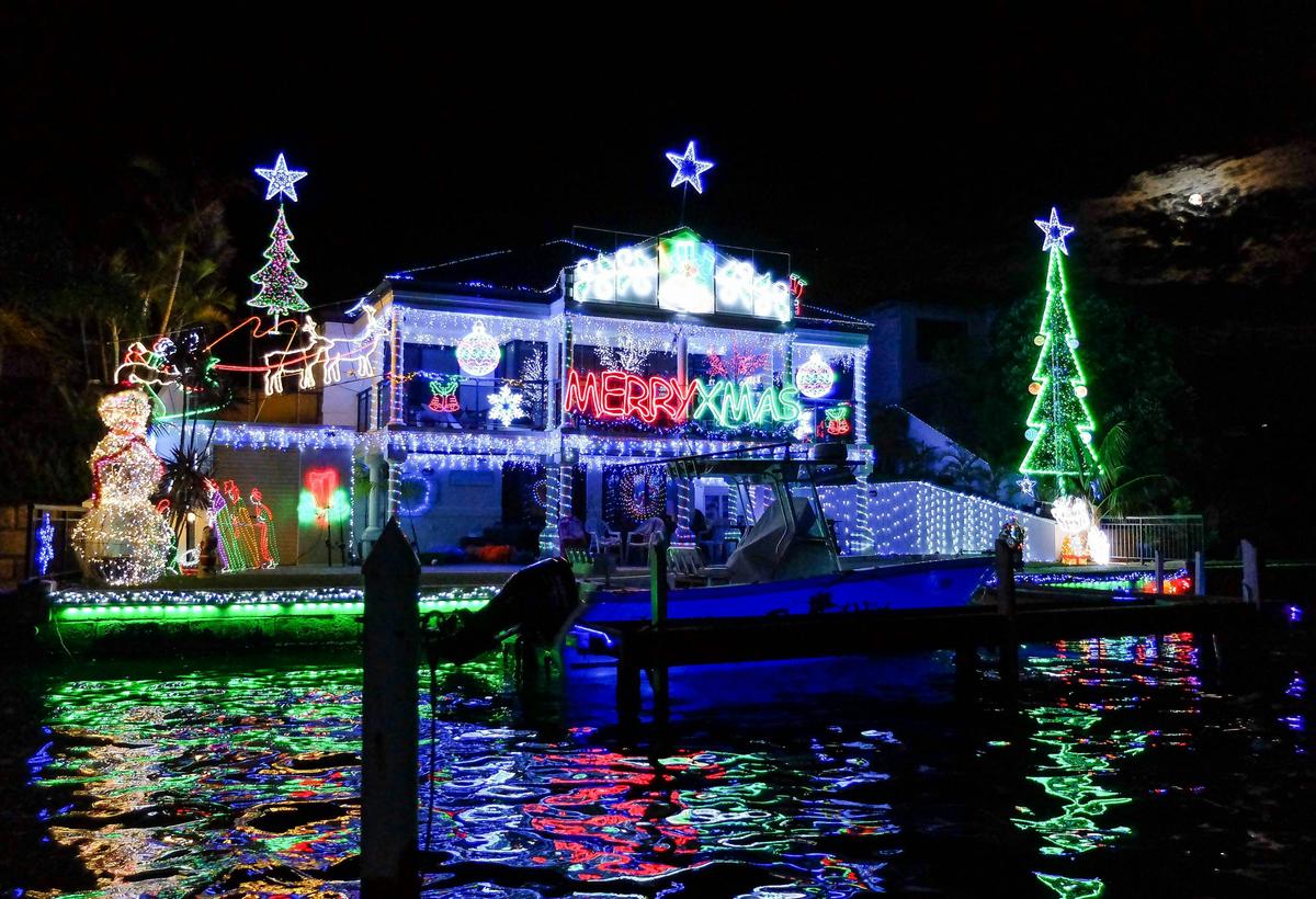 Christmas Lights Cruise - One Hour