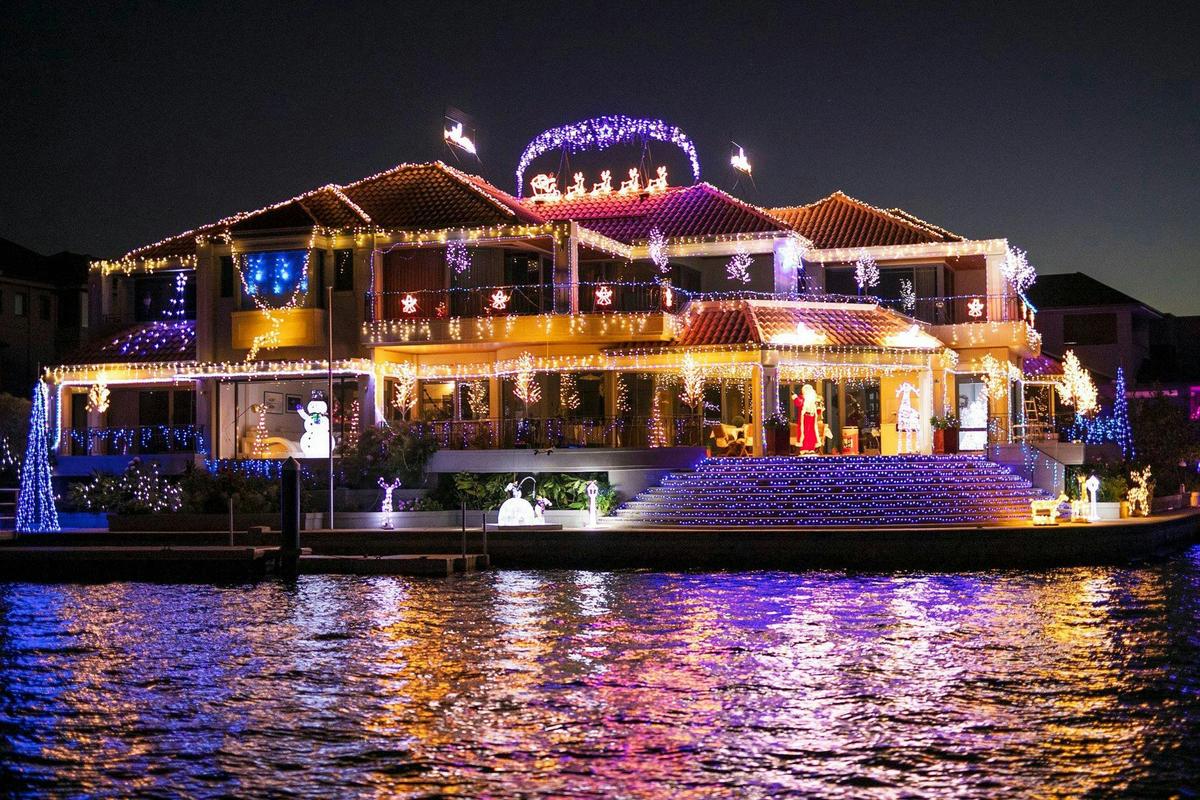 Christmas Lights Cruise - Two Hours