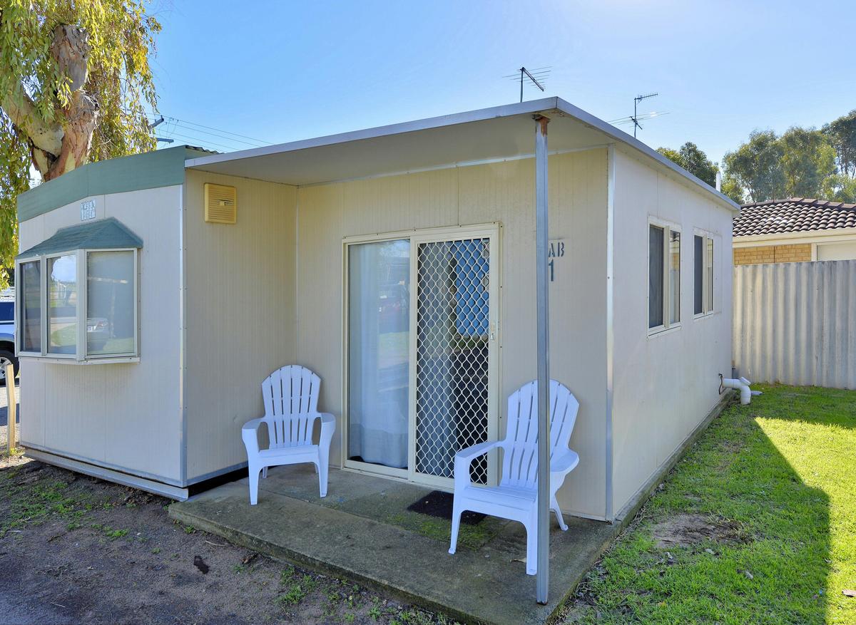Family Cabin (6)