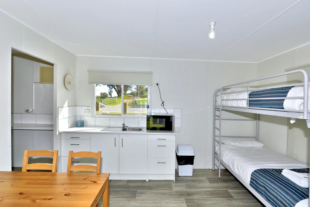 Family Cabin (4)