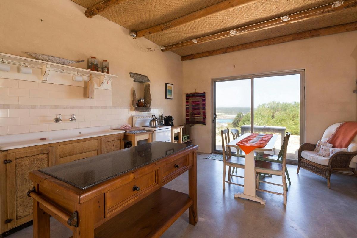 Cabana Lejano