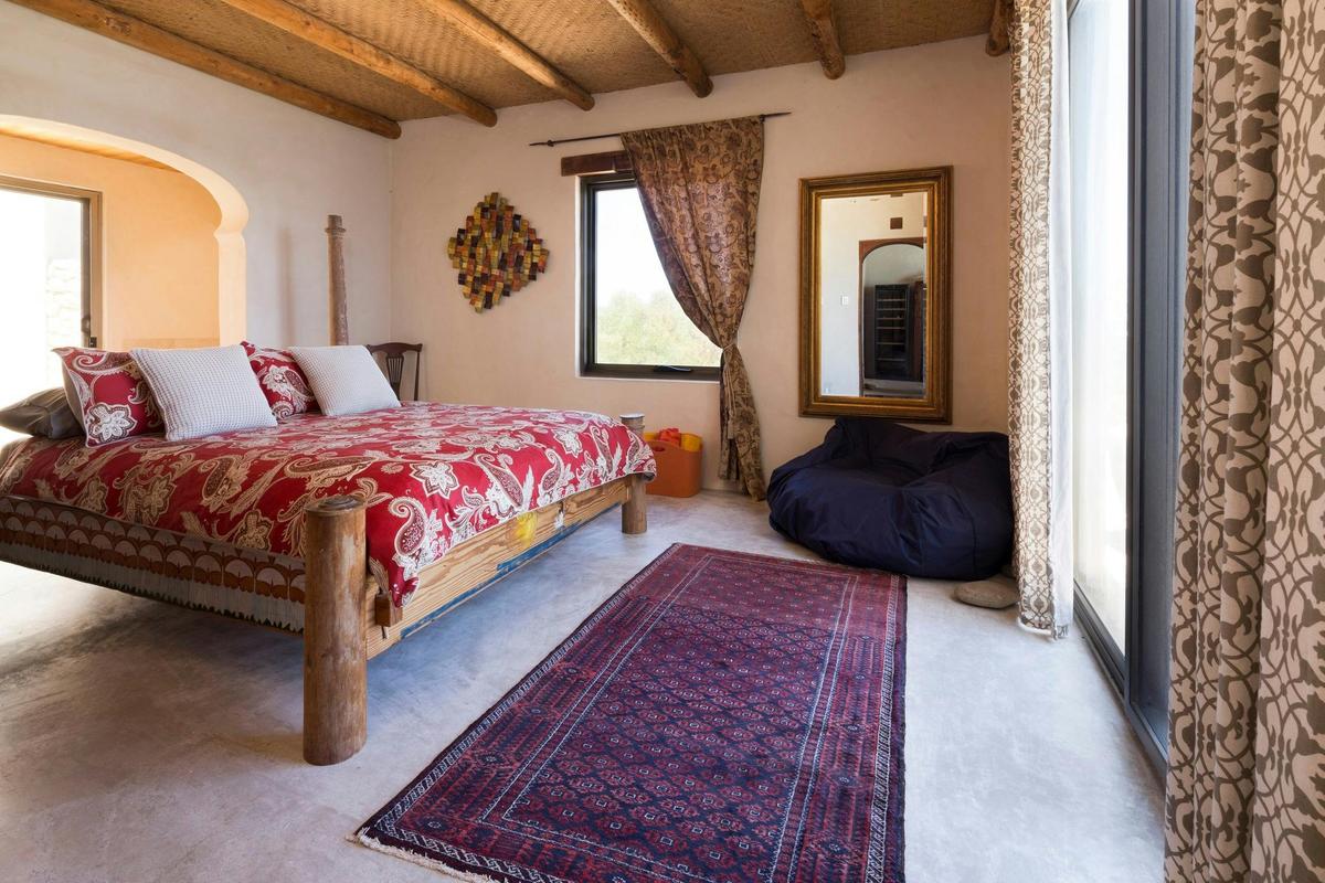 Master bedroom, Villa Lejano