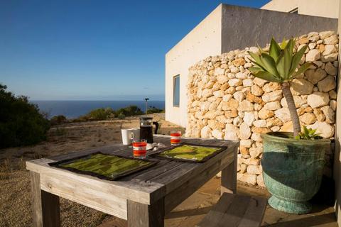 Cabana Lejano