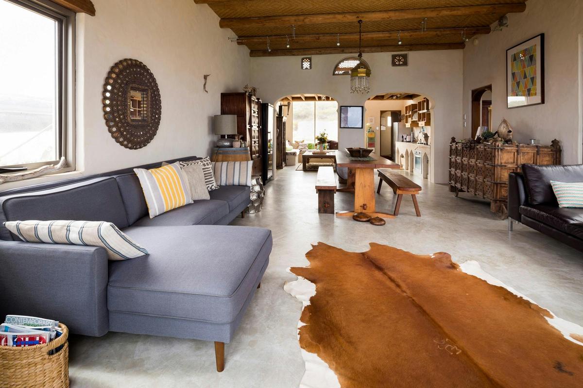 Casa Lejano