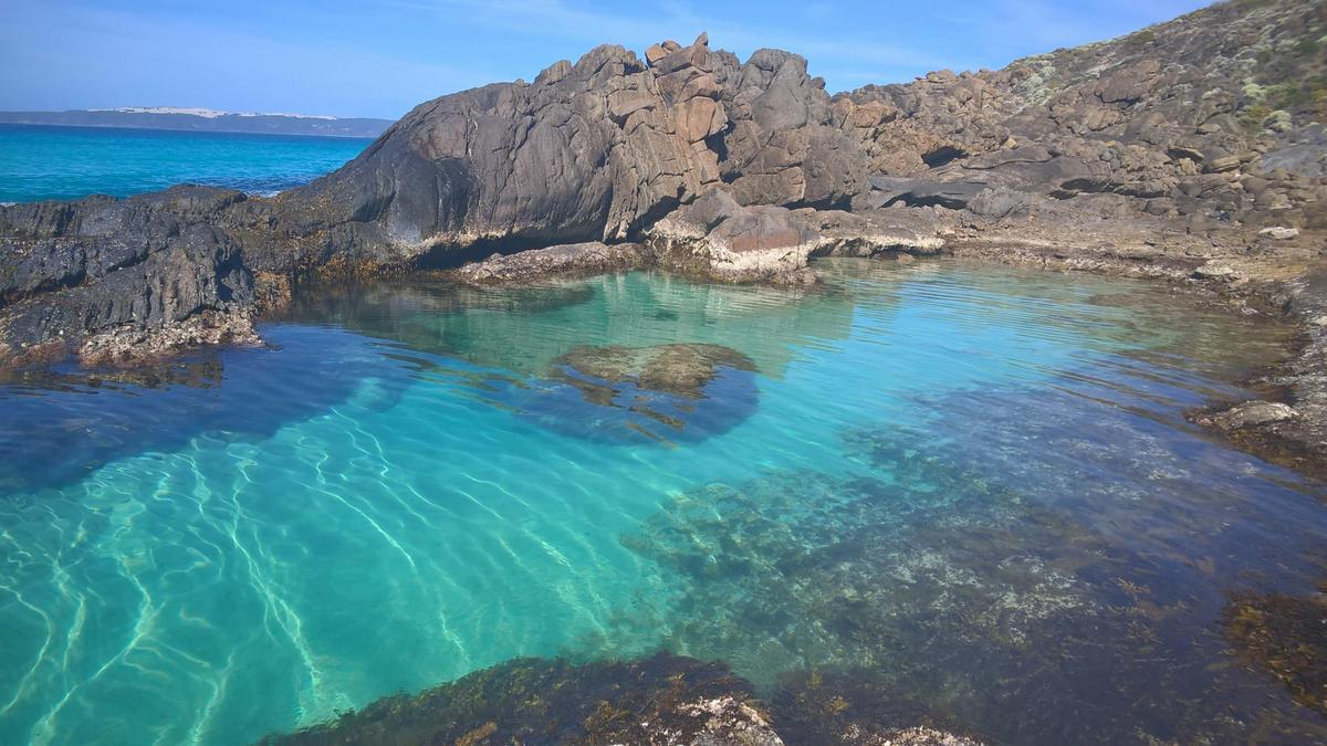Natural ocean pool directly in front of Lejano Bremer Bay