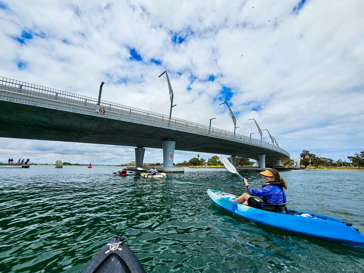 Kayaking near Mandurah Estuary Bridge