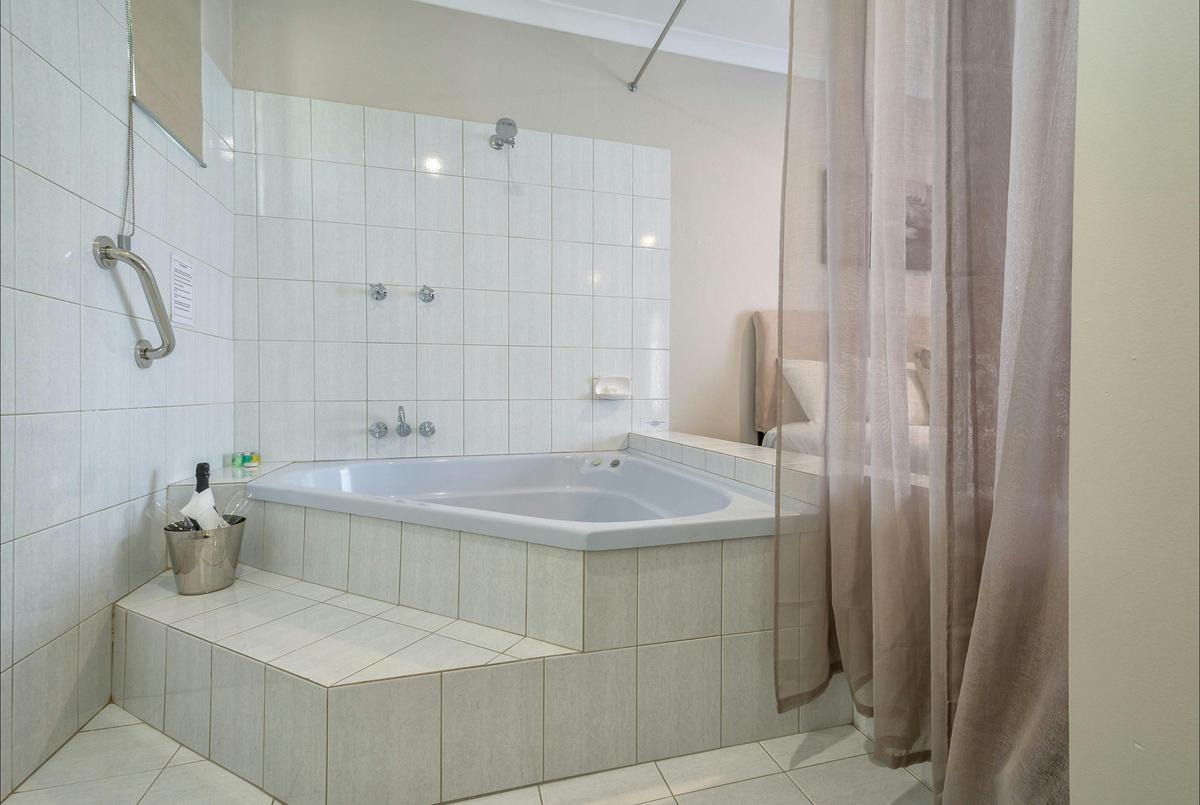 Executive King Spa Suite