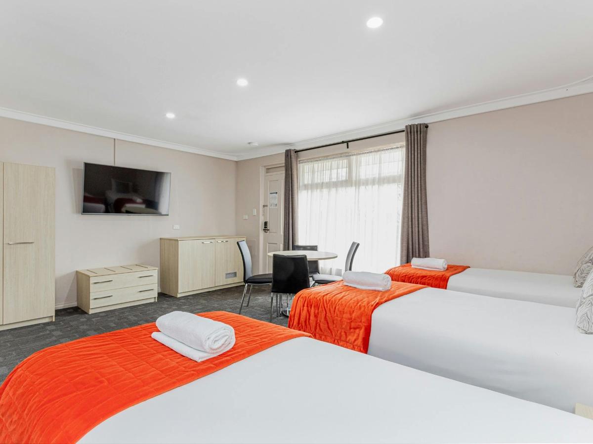 Deluxe Family Room
