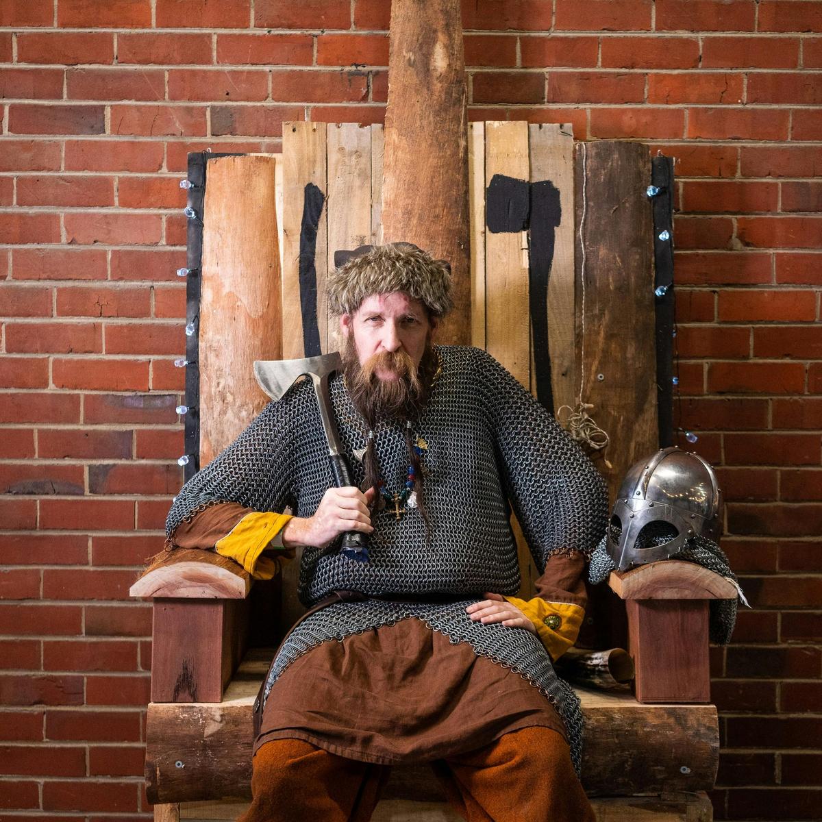 MANIAX Axe throwing men in Perth Throne
