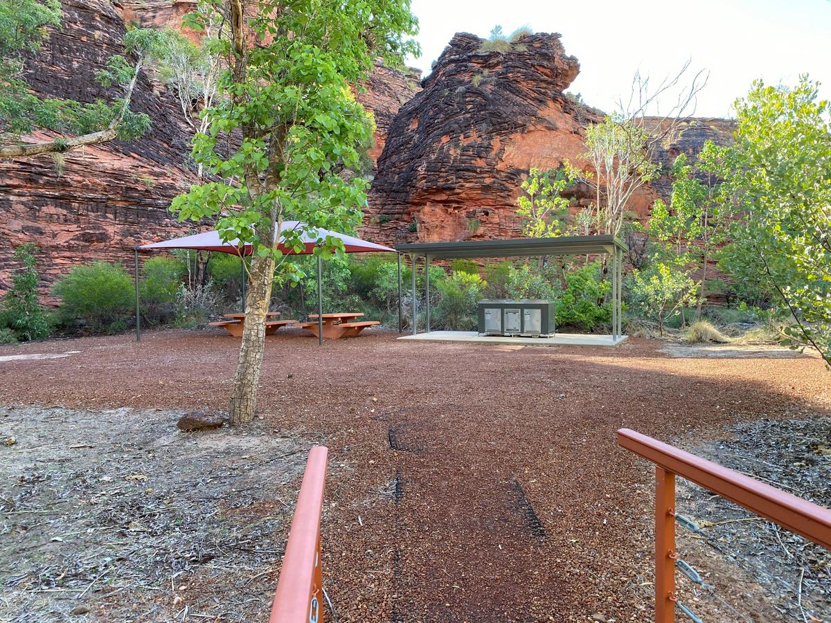 Shelters and bbq's in Mirima National Park