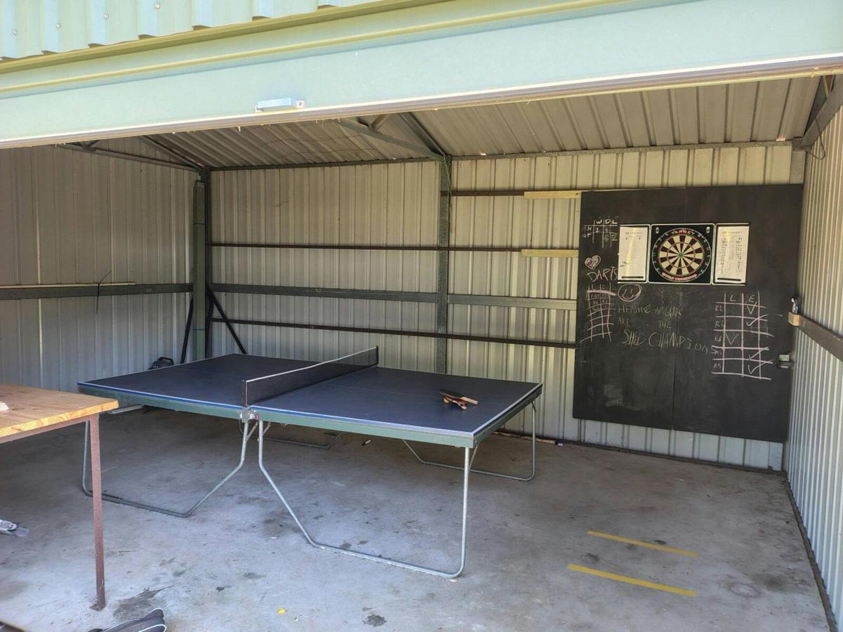 Gameroom - Game console (Nintendo Wii.), Ping pong table, Dart