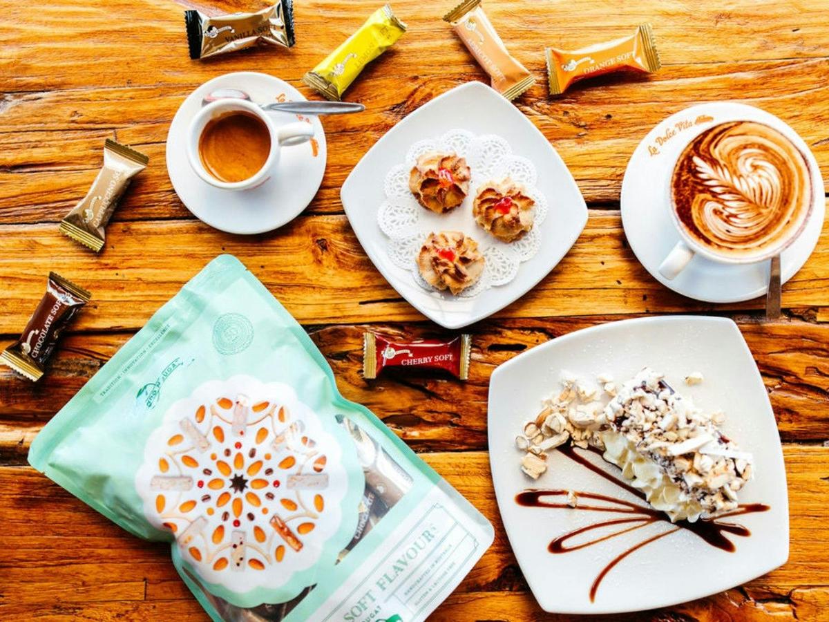Coffe, cakes, biscotti, nougat and more at Mondo Nougat.