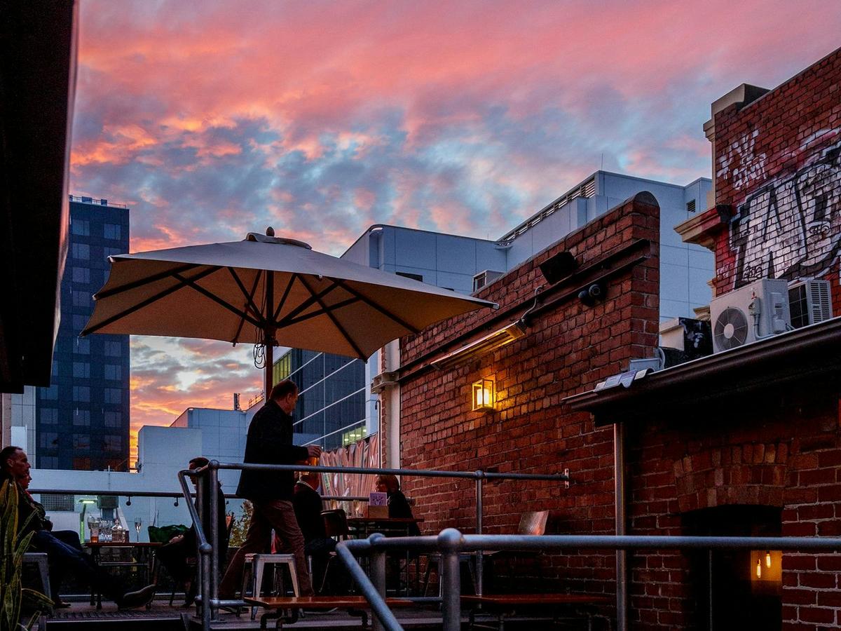 Outside Mechanics Institute Bar