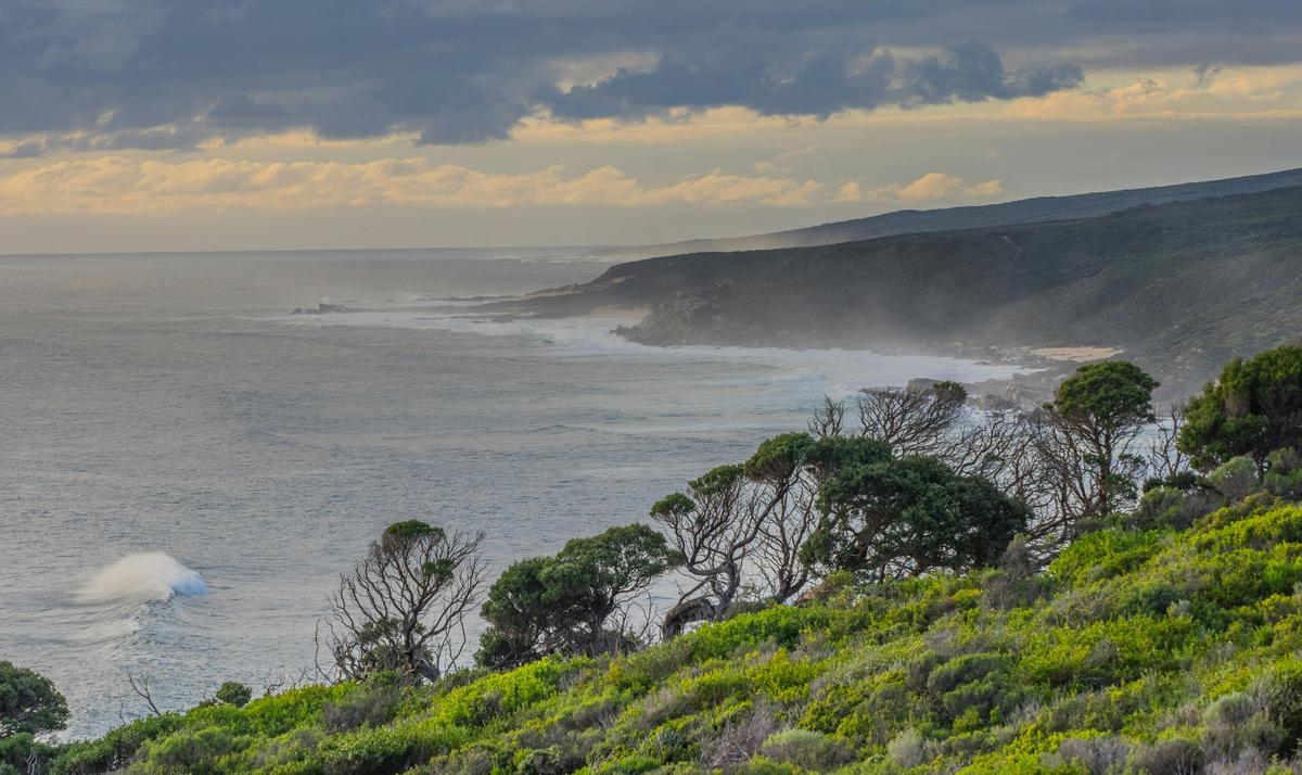 The beautiful seascape of the Margaret River cape to cape walking track