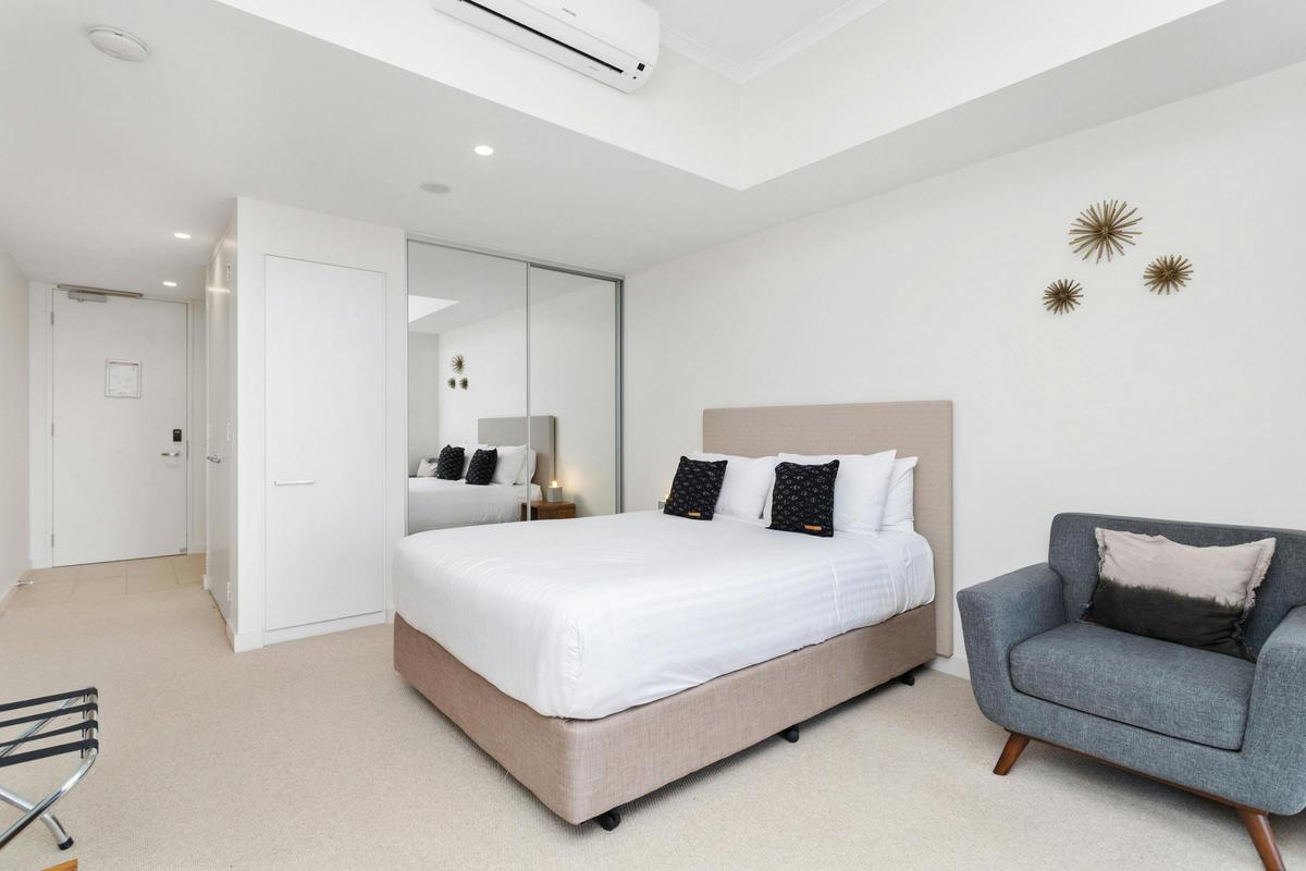 Studio Accessible Apartment