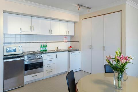 2 Bedroom, 1 Bathroom Apartment