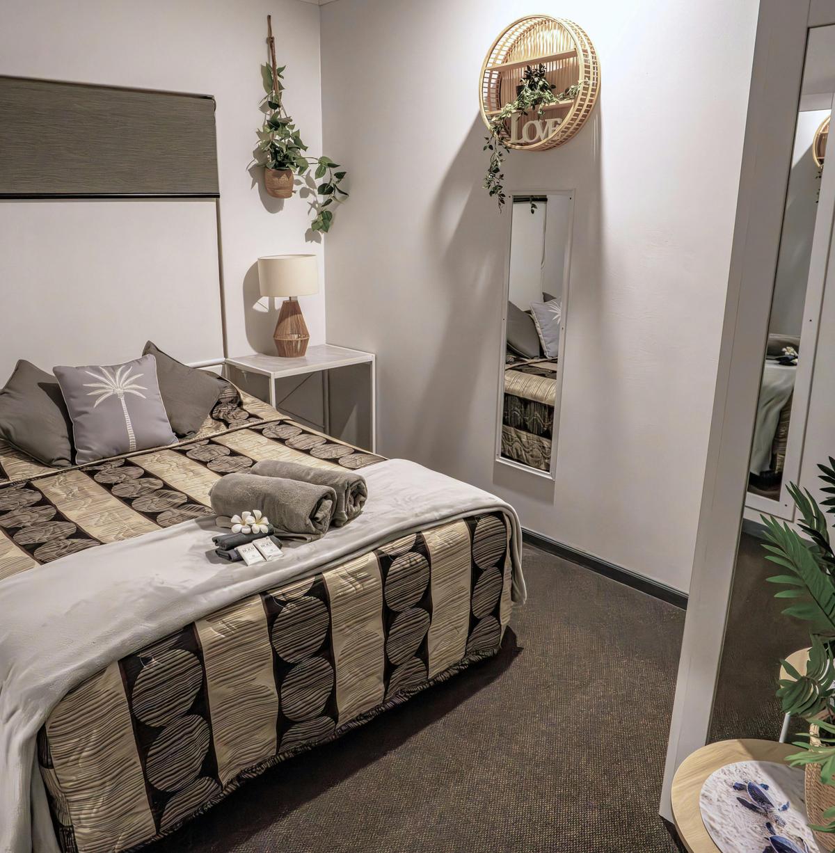 Standard Queen room