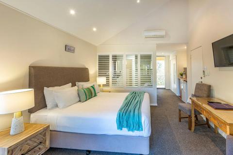 Balcony King Spa Room