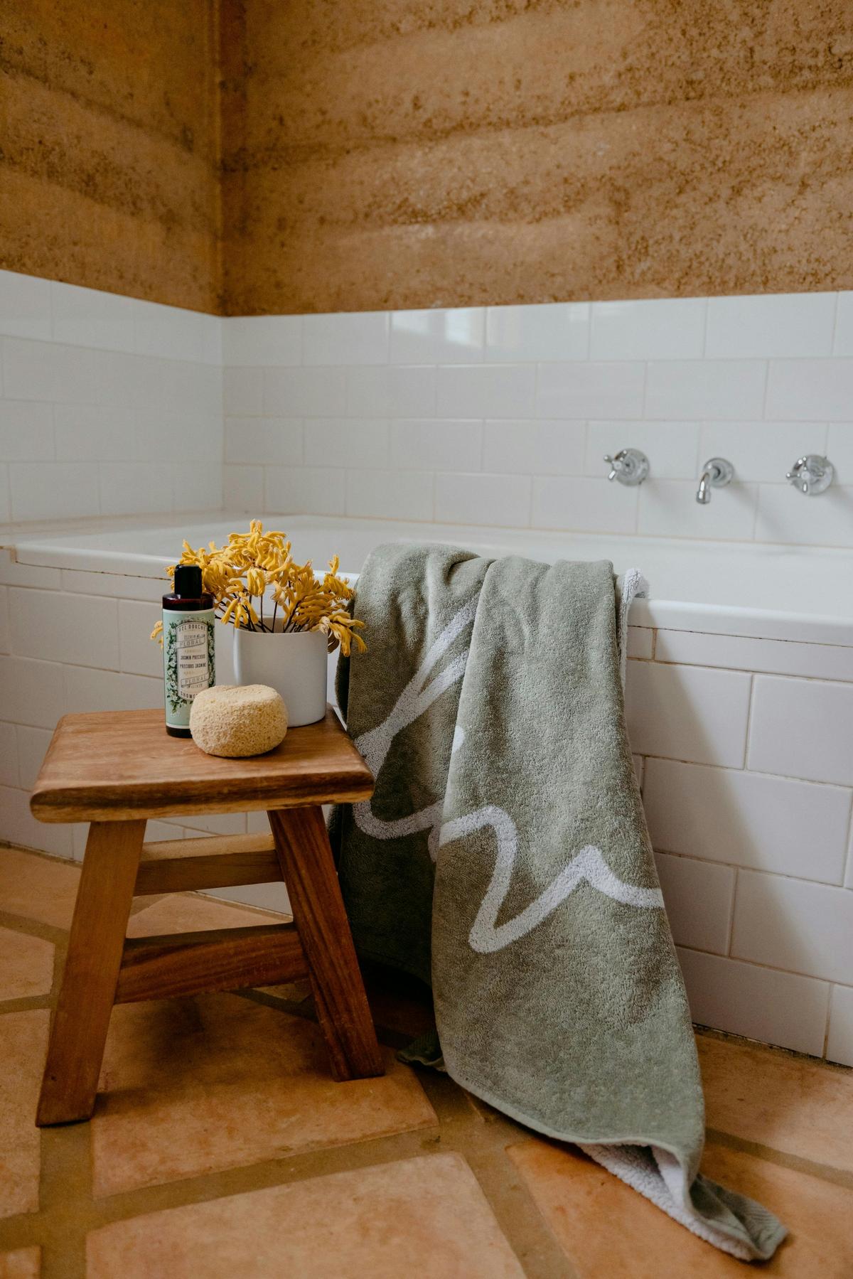 Dunsborough, Lush hideaway, fire place