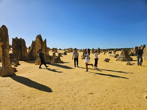Private Pinnacles Desert Tour From Perth – Lancelin Sandboarding Day Tour