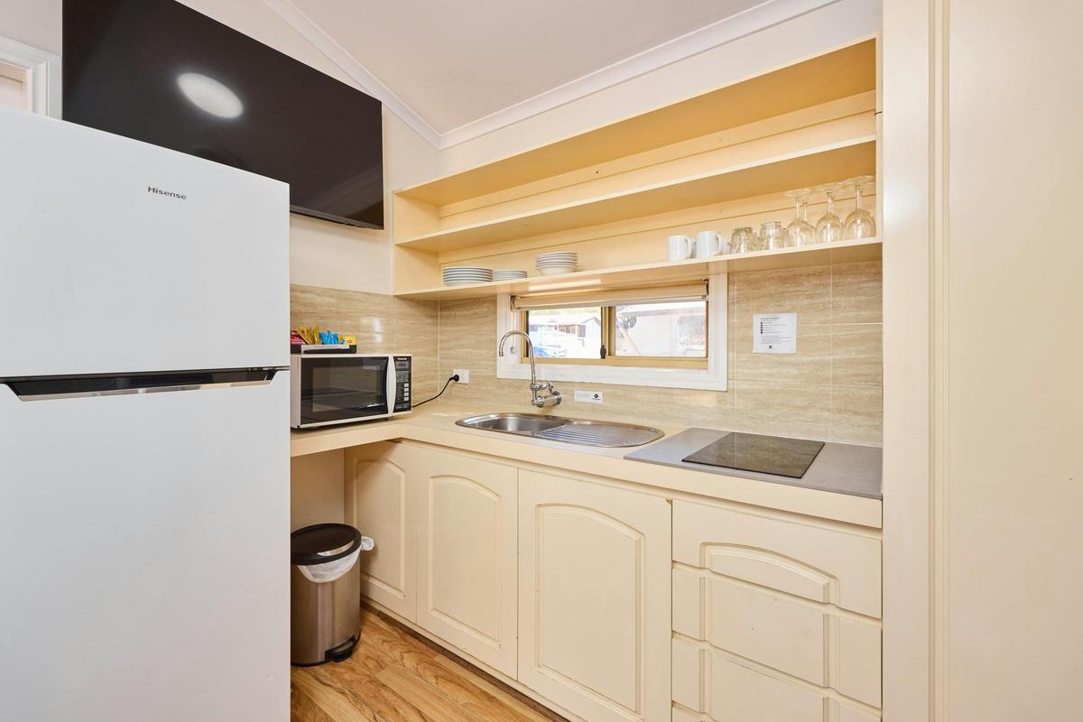 1 Bedroom Family External Bathroom